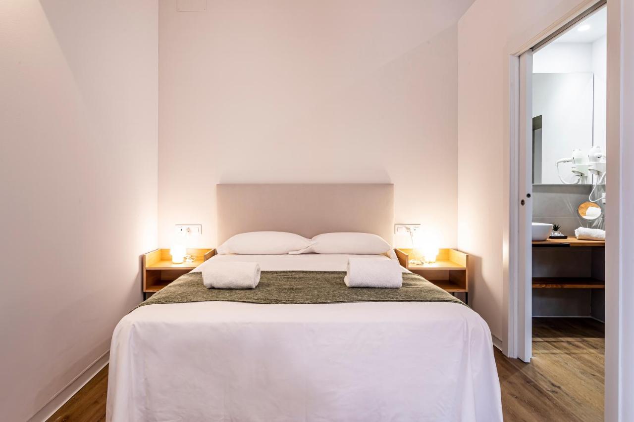 Puerto Beach Suites Valencia Buitenkant foto